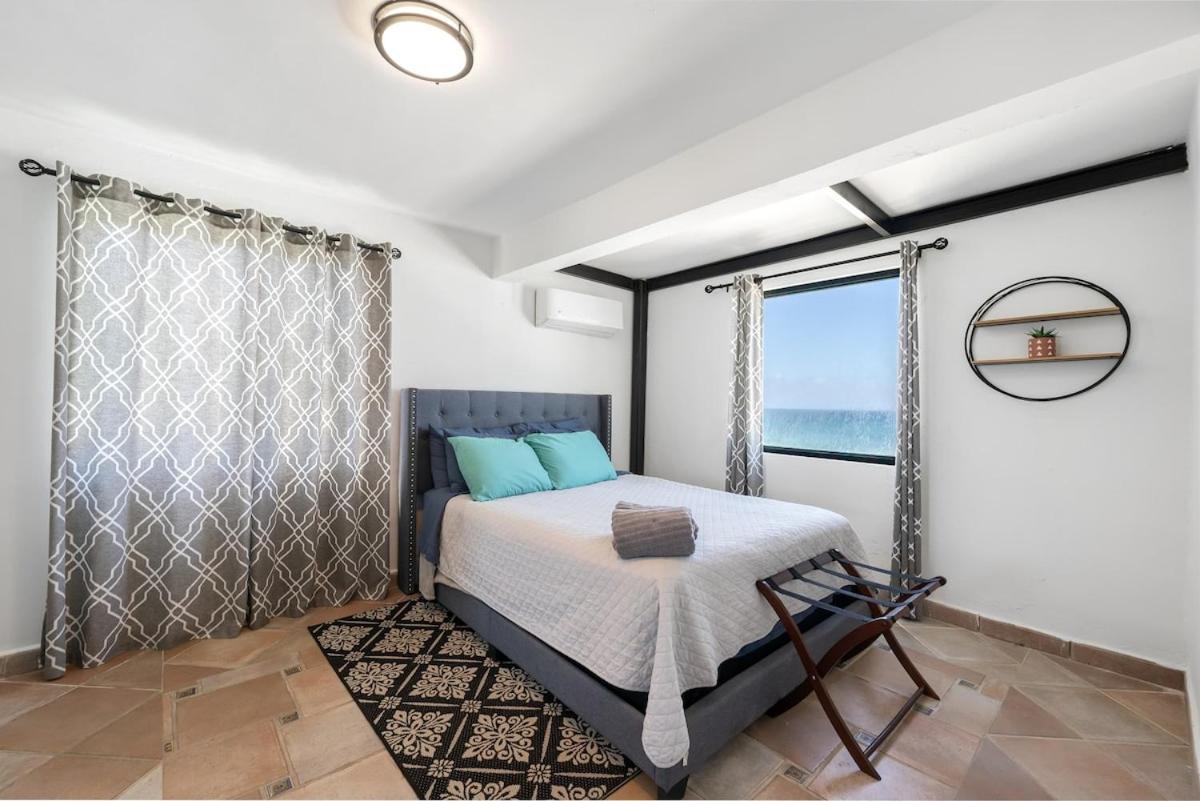 4 Bedroom Kikita Beach Villa Oceanfront W Pool Dorado Extérieur photo